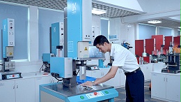 超聲波焊接機(jī)在尼龍濾網(wǎng)焊接中的應(yīng)用、難點(diǎn)及解決策略